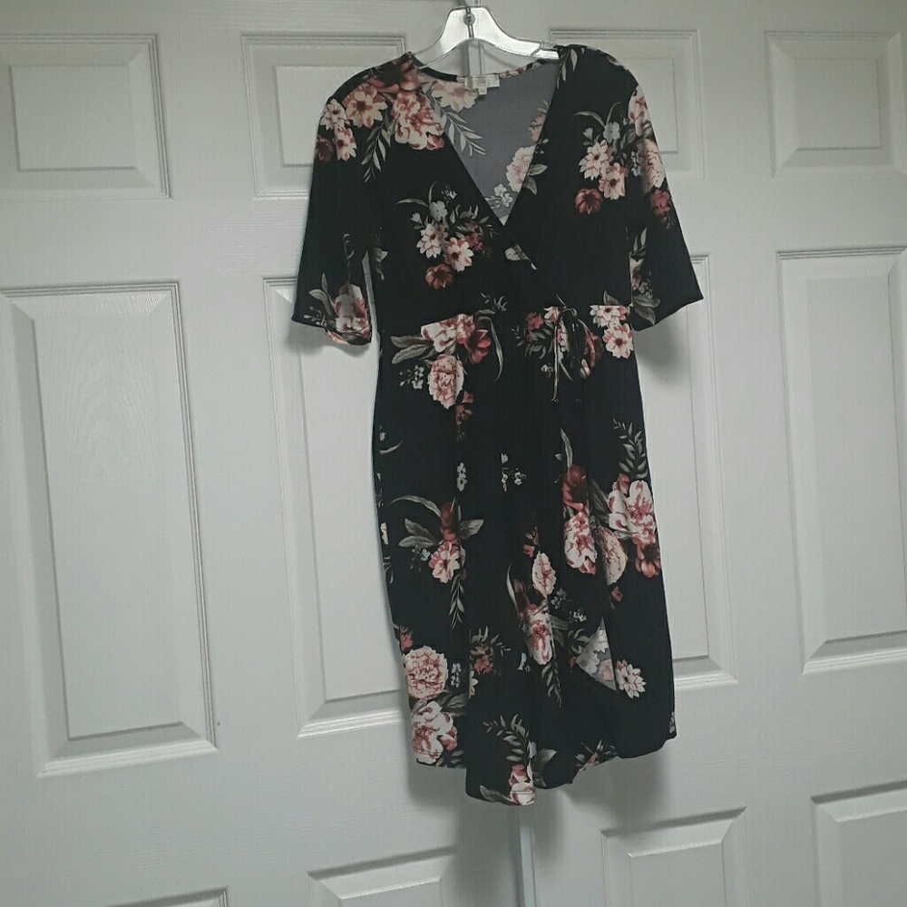 Beautiful  maternity dress !!!